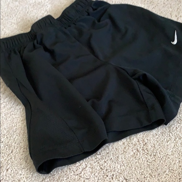 🖤Host Pick🖤 Size medium Nike Fit Dry Shorts - Picture 2 of 4